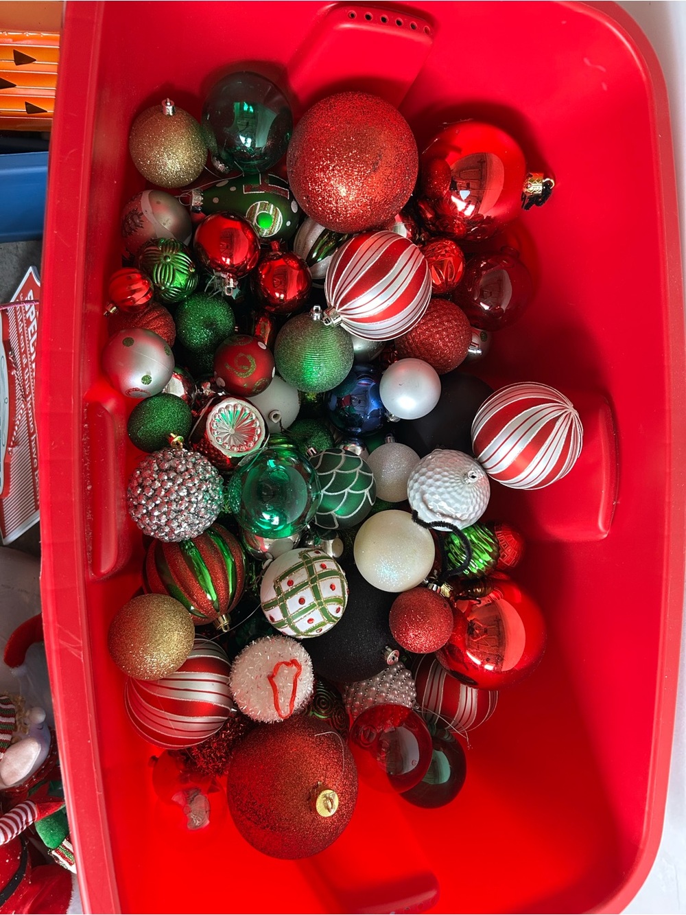 Source Unknown Red and Green Holiday Ornament Mix